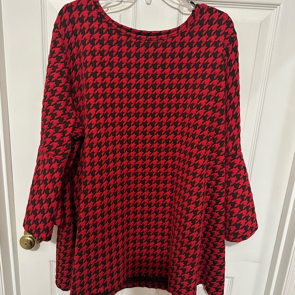 Ali Miles Red and Black Houndstooth Blouse